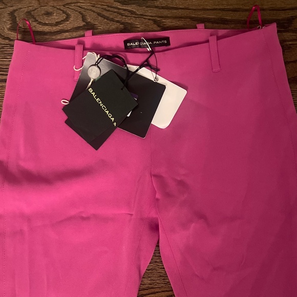 Balenciagia - Picture 2 of 3